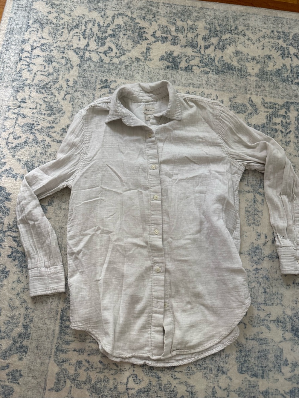 Aritzia Lightweight White Button-Up Shirt